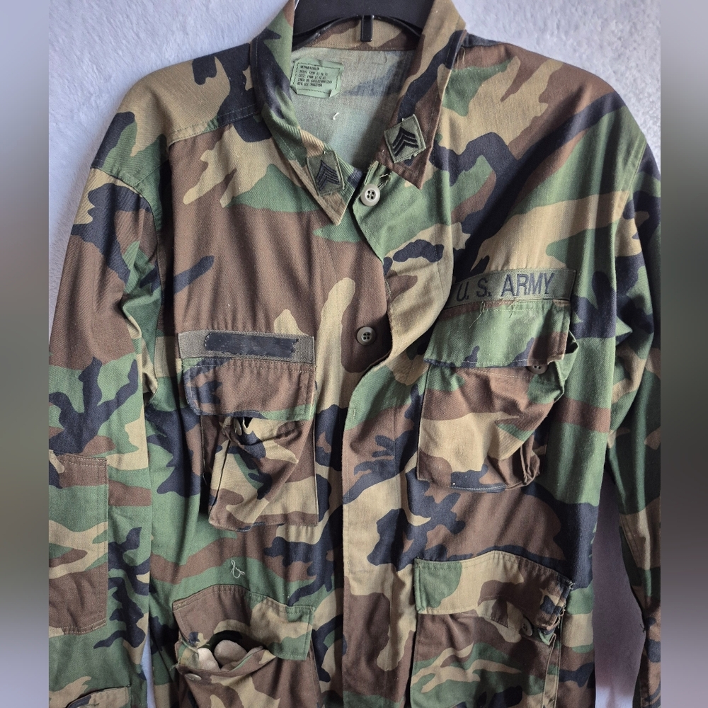 US Army Woodland CAMO Pattern Field Shirt MEDIUM